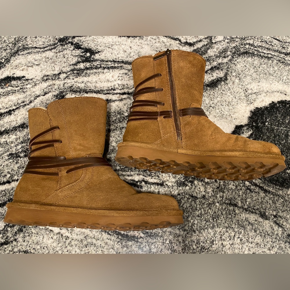 Bear paw size 9 boots